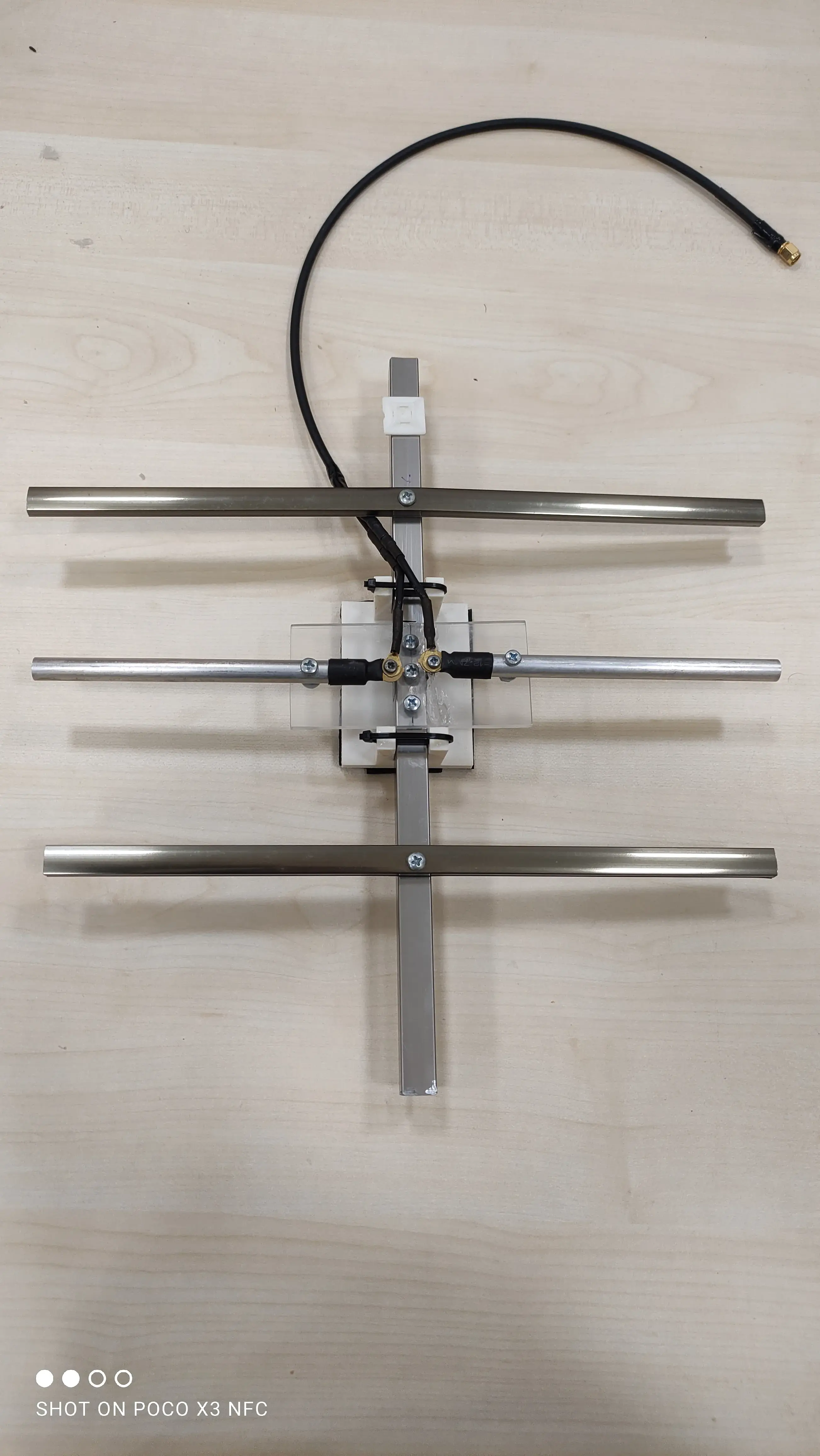 // directional antenna assembly
